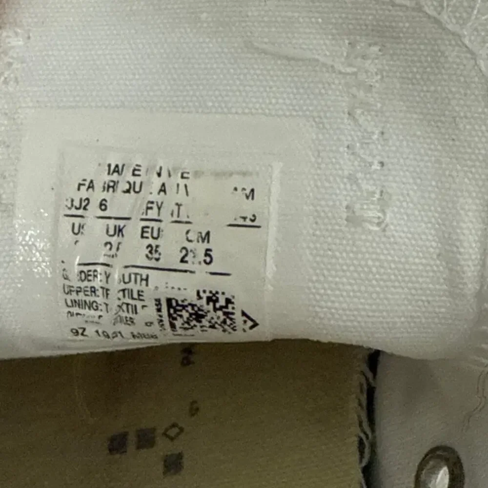 Converse Shoes Chuck Taylor All Star White Low Top Sneakers Size Youth 3